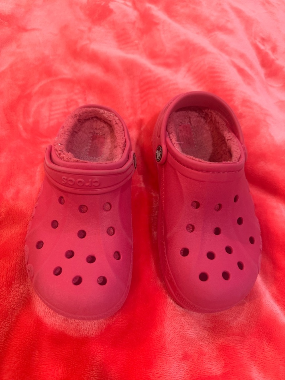 CROCS Kids Fuzzy Lined Clog in Bright Pink